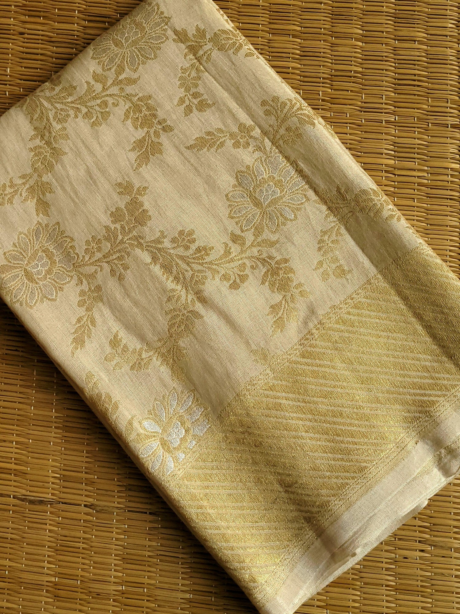 Pure Moonga Dupatta - Banarasi Store