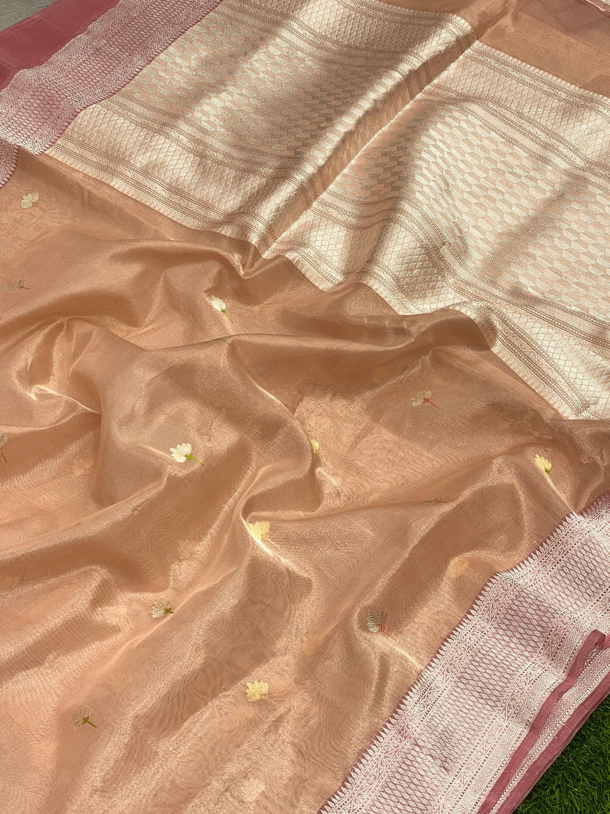 Handwoven banarasi saree by banarasi store - Banarasi Store