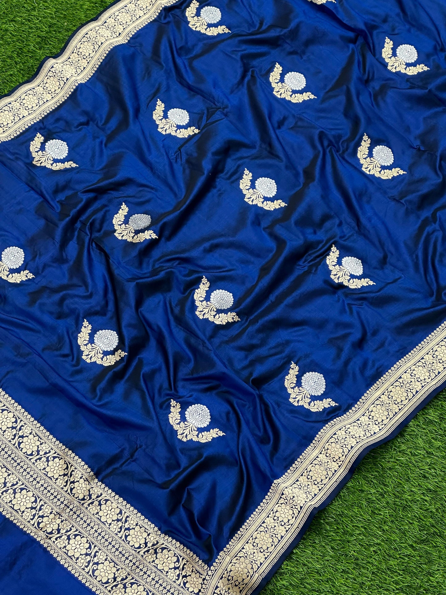 Handloom dupatta by banarasi store - Banarasi Store