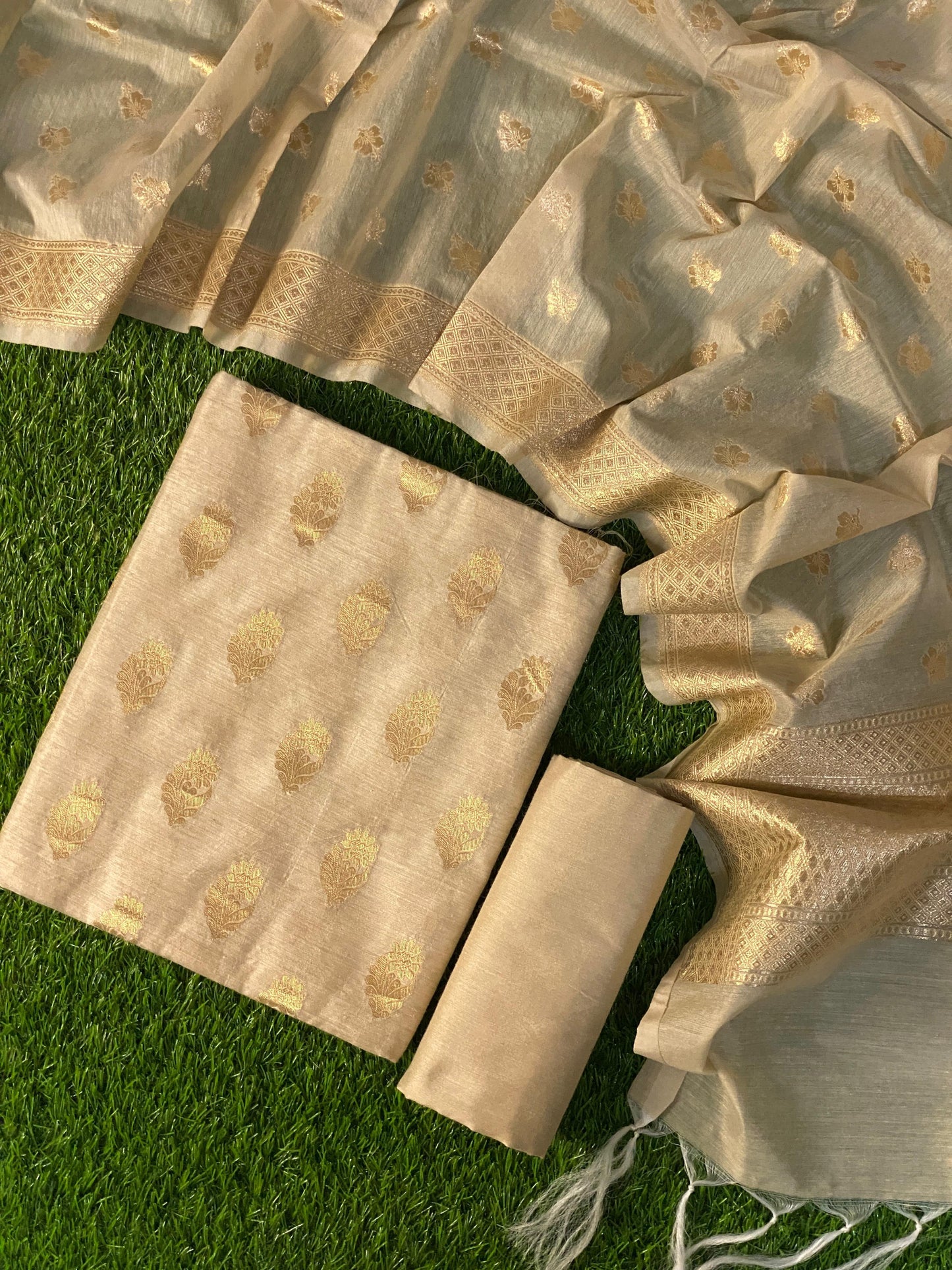 Handloom moonga by banarasi store - Banarasi Store