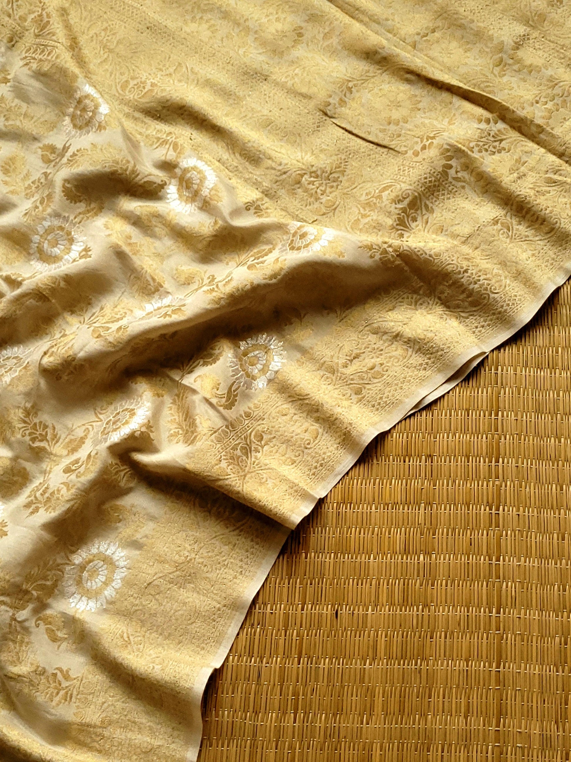 Handloom dupatta by banarasi store - Banarasi Store