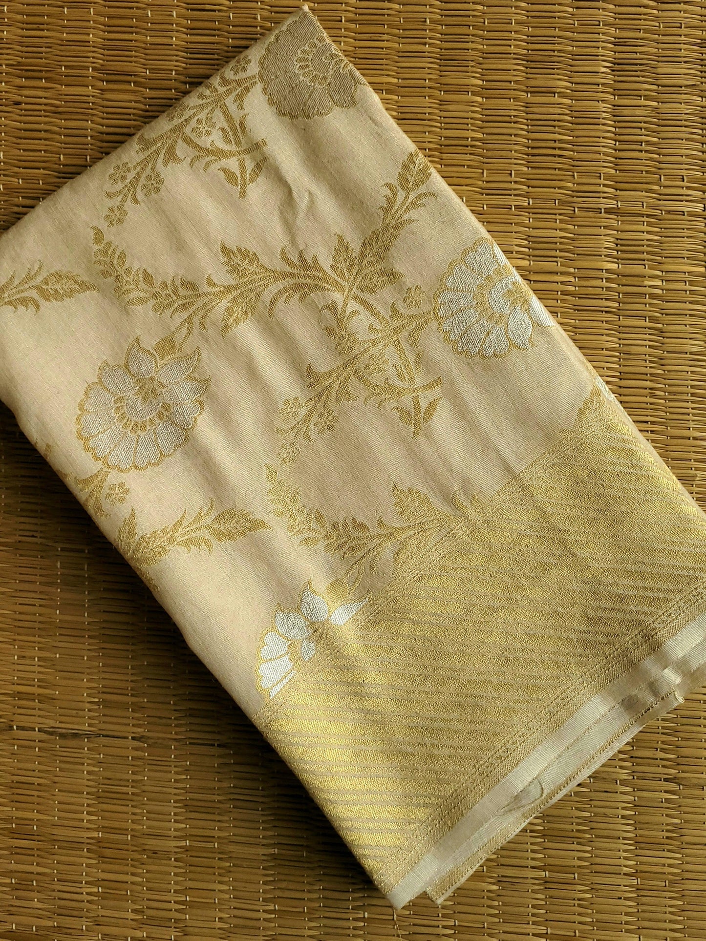 Handloom dupatta by banarasi store - Banarasi Store