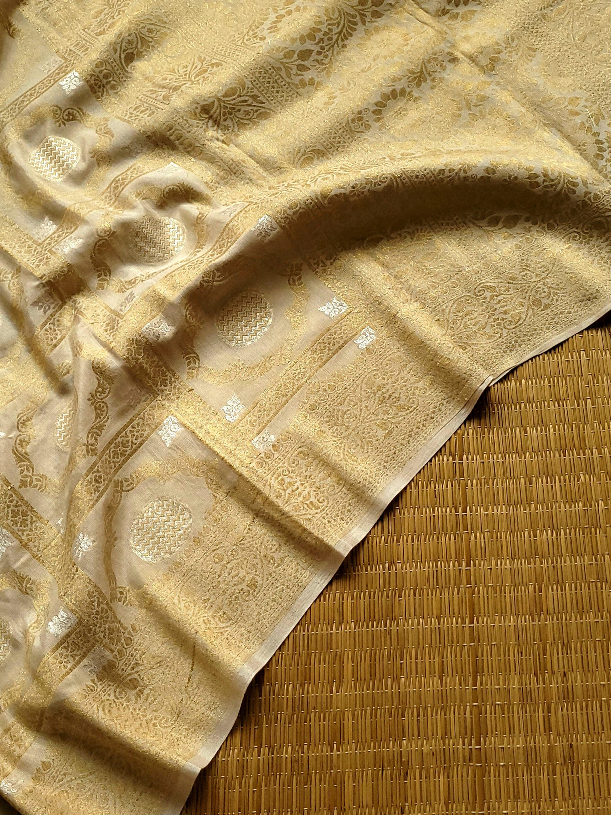 Handloom dupatta by banarasi store - Banarasi Store