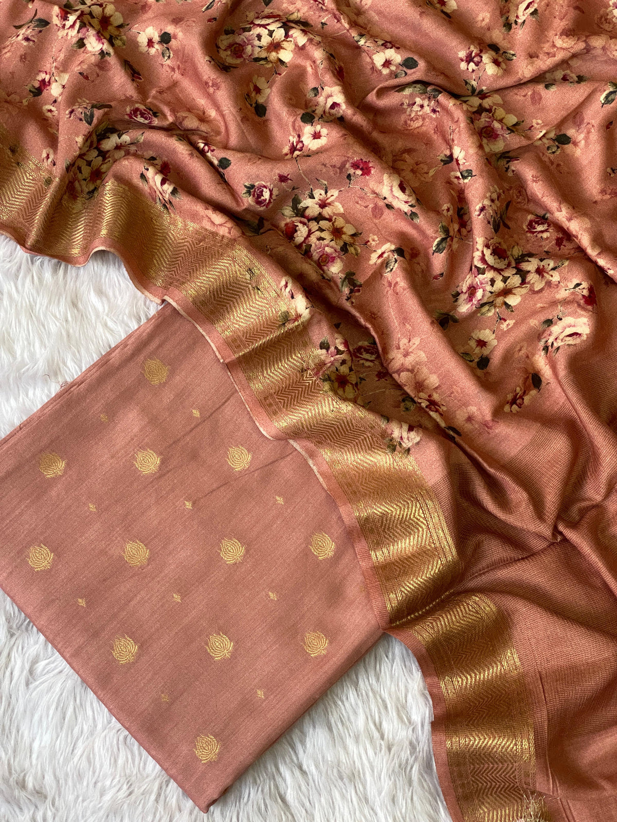 Reshmi munga by banarasi store - Banarasi Store