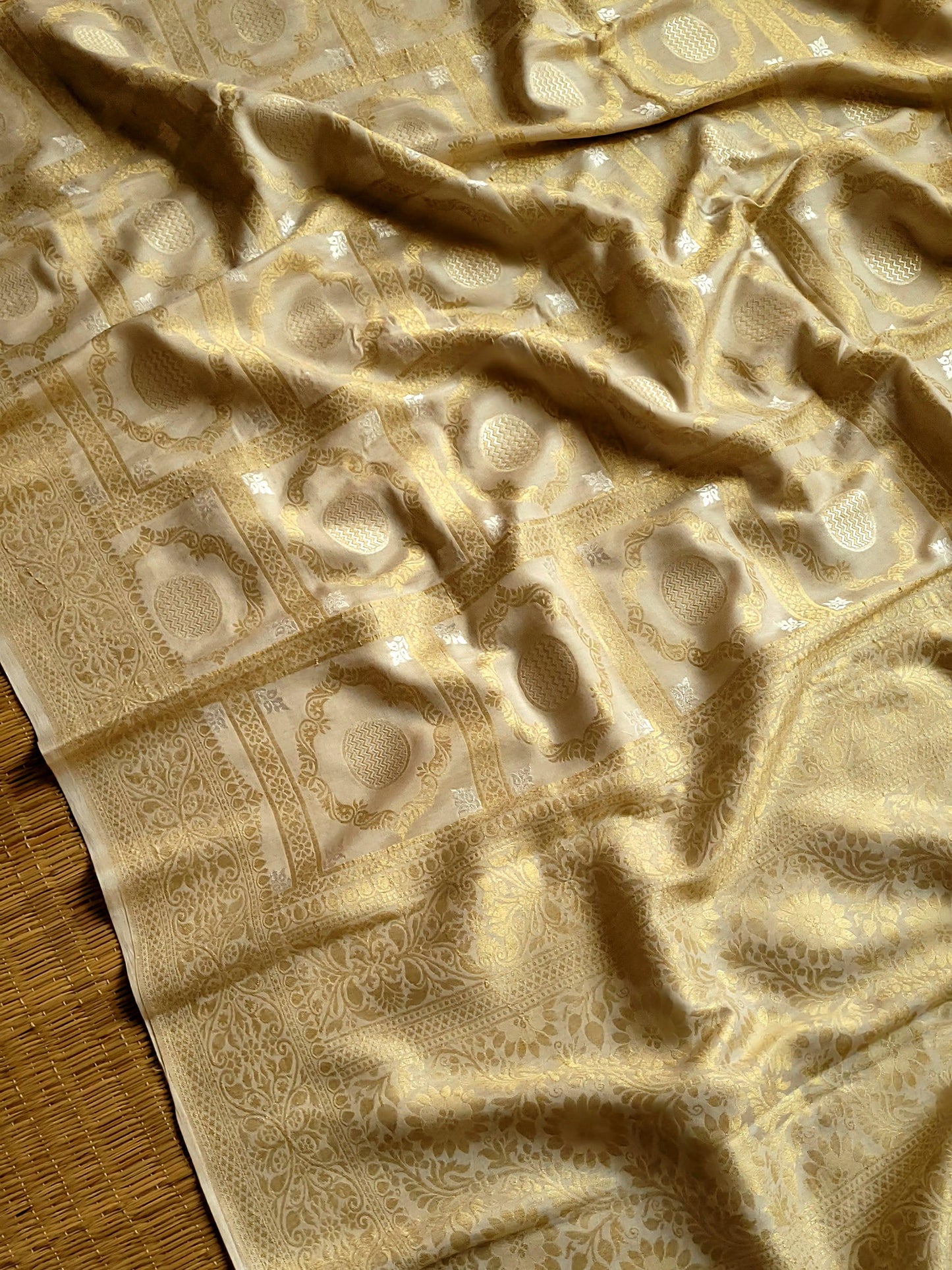 Handloom dupatta by banarasi store - Banarasi Store